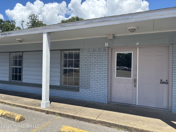 Listing Image #2 - Office for lease at 1900 Pass Road, Gulfport MS 39501 Listing Image #2 - Office for lease at 1900 Pass Road, Gulfport MS 39501