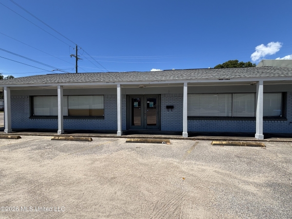 Listing Image #1 - Office for lease at 1900 Pass Road, Gulfport MS 39501 Listing Image #1 - Office for lease at 1900 Pass Road, Gulfport MS 39501