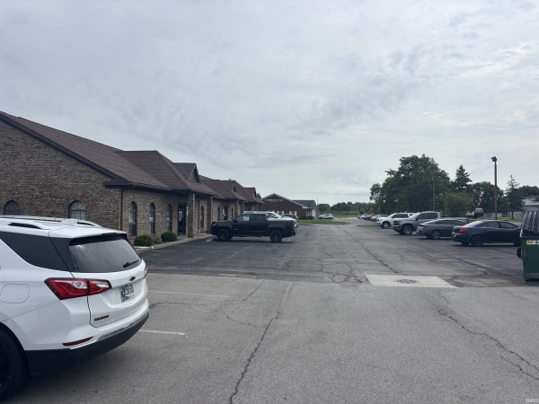 Listing Image #2 - Others for lease at 3604 N Briarwood Lane, Muncie IN 47304 Listing Image #2 - Others for lease at 3604 N Briarwood Lane, Muncie IN 47304