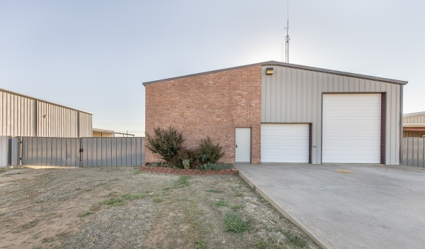 Listing Image #3 - Industrial for lease at 8803 Urbana Ave, Lubbock TX 79424 Listing Image #3 - Industrial for lease at 8803 Urbana Ave, Lubbock TX 79424