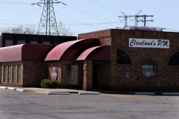 Listing Image #1 - Others for lease at 7503 Granger Road, Valley View OH 44125
