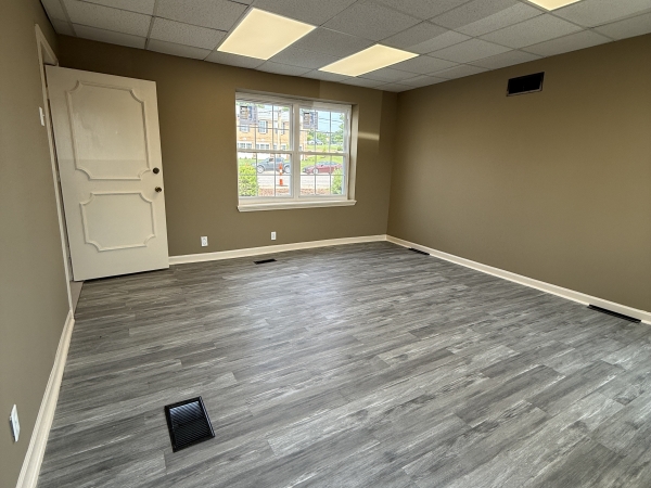Listing Image #6 - Office for lease at 14346 Manchester Rd, Manchester MO 63011 Listing Image #6 - Office for lease at 14346 Manchester Rd, Manchester MO 63011