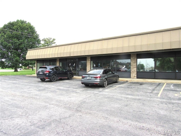 Listing Image #3 - Retail for lease at 220 Regional Drive, Alton IL 62002 Listing Image #3 - Retail for lease at 220 Regional Drive, Alton IL 62002