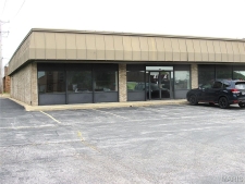 Retail property for lease in Alton, IL