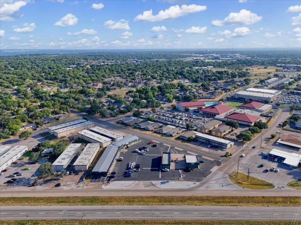 Listing Image #2 - Retail for lease at 7029 Sanger Ave, Waco TX 76710 Listing Image #2 - Retail for lease at 7029 Sanger Ave, Waco TX 76710
