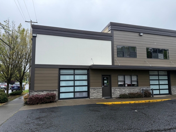 Listing Image #2 - Industrial for lease at 8028 NE Glisan St Ste c, Portland OR 97213 Listing Image #2 - Industrial for lease at 8028 NE Glisan St Ste c, Portland OR 97213