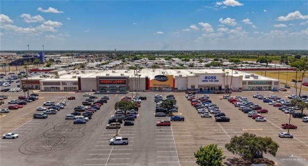 Listing Image #2 - Retail for lease at 1901 W Expressway 83 #500, Weslaco TX 78596