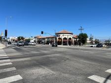 Retail property for lease in Tarzana, CA