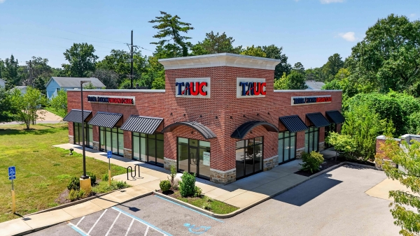 Listing Image #1 - Retail for lease at 915 North Kirkwood Road, Kirkwood MO 63122 Listing Image #1 - Retail for lease at 915 North Kirkwood Road, Kirkwood MO 63122