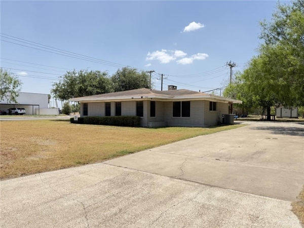 Listing Image #3 - Office for lease at 1523 S 10th Avenue Unit 1, Edinburg TX 78539 Listing Image #3 - Office for lease at 1523 S 10th Avenue Unit 1, Edinburg TX 78539