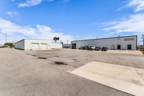 Listing Image #2 - Industrial for lease at 6612 Broad Ave, Woodway TX 76712 Listing Image #2 - Industrial for lease at 6612 Broad Ave, Woodway TX 76712