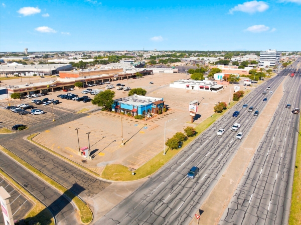 Listing Image #2 - Retail for lease at 408-412 N Valley Mills Dr, Waco TX 76710 Listing Image #2 - Retail for lease at 408-412 N Valley Mills Dr, Waco TX 76710