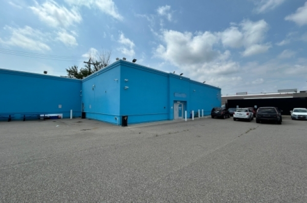 Listing Image #3 - Retail for lease at 6030 East Eight Mile Road, Detroit MI 48234 Listing Image #3 - Retail for lease at 6030 East Eight Mile Road, Detroit MI 48234