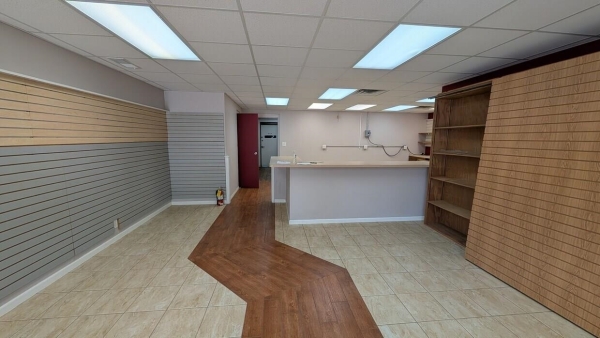 Listing Image #3 - Industrial for lease at 922 Division Street, Mishawaka IN 46545 Listing Image #3 - Industrial for lease at 922 Division Street, Mishawaka IN 46545