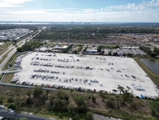 Industrial property for lease in North Fort Myers, FL