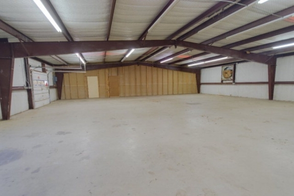 Listing Image #1 - Multi-Use for sale at 1304 N. Tool Drive, Tool TX 75143