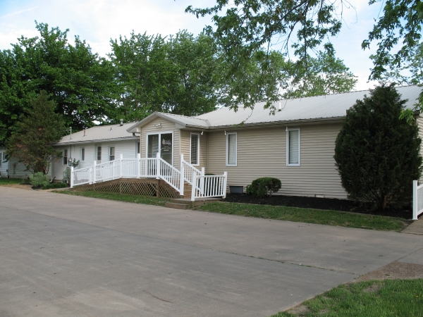 Listing Image #1 - Health Care for sale at 100 E. Outer Road, Scott City MO 63780
