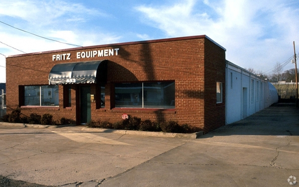 Listing Image #1 - Industrial for sale at 453 Atando Avenue, Charlotte NC 28206 Listing Image #1 - Industrial for sale at 453 Atando Avenue, Charlotte NC 28206