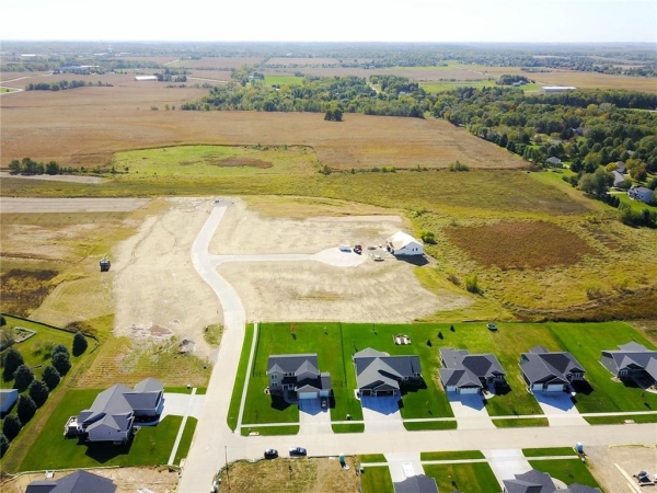 Listing Image #1 - Land for sale at 2904 Savannah Drive, Hiawatha IA 52233