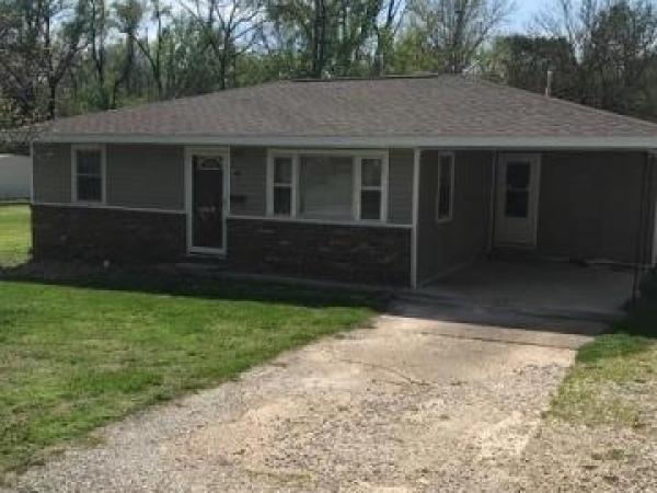 Listing Image #1 - Single Family for sale at 1225 Columbus Street, West Plains MO 65775