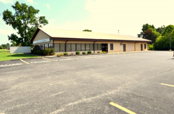 Listing Image #1 - Office for sale at 3224 S Park Ave, Herrin IL 62948