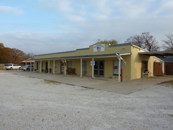 Listing Image #1 - Multi-Use for sale at 954 W Hwy 84, Teague TX 75860