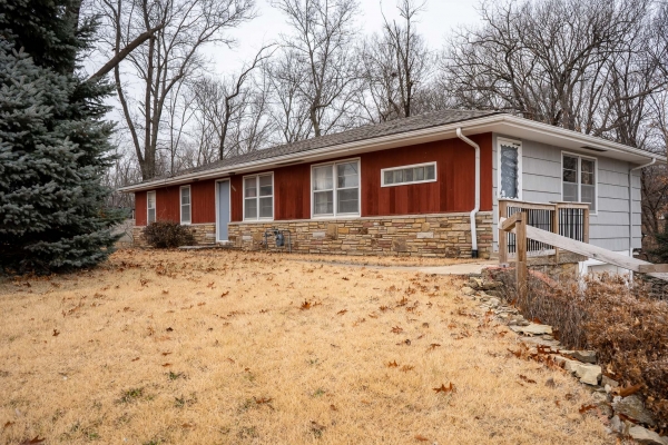 Listing Image #2 - Multi-Use for sale at 8532 N. Oak Trafficway, Kansas City MO 64155 Listing Image #2 - Multi-Use for sale at 8532 N. Oak Trafficway, Kansas City MO 64155