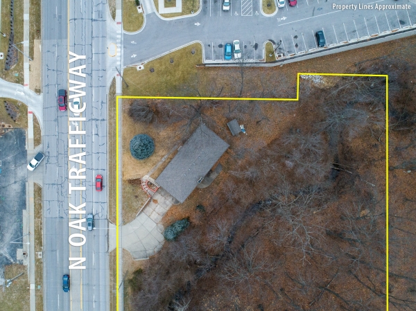 Listing Image #3 - Multi-Use for sale at 8532 N. Oak Trafficway, Kansas City MO 64155 Listing Image #3 - Multi-Use for sale at 8532 N. Oak Trafficway, Kansas City MO 64155