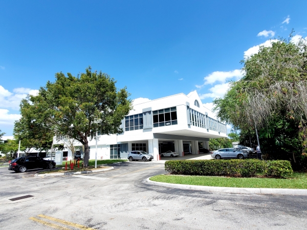 Listing Image #2 - Office for sale at 8050 N University Dr #101-102, Tamarac FL 33321