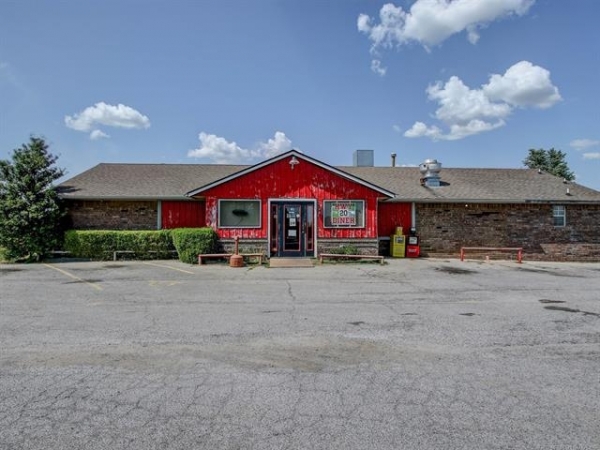 Listing Image #1 - Retail for sale at 4300 W Rogers Boulevard, Skiatook OK 74070