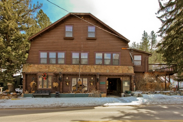 Listing Image #1 - Bed Breakfast for sale at 7468 County Road 43, Glen Haven CO 80532