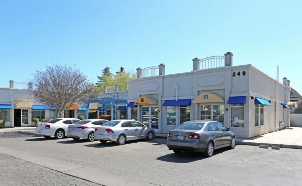 Listing Image #3 - Retail for sale at 241-249 W Pacheco Blvd, Los Banos CA 93635 Listing Image #3 - Retail for sale at 241-249 W Pacheco Blvd, Los Banos CA 93635