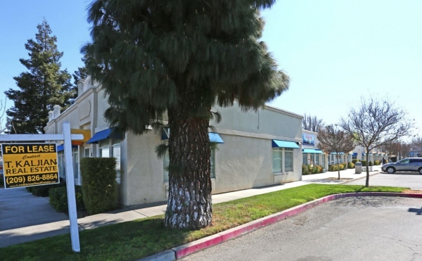 Listing Image #5 - Retail for sale at 241-249 W Pacheco Blvd, Los Banos CA 93635 Listing Image #5 - Retail for sale at 241-249 W Pacheco Blvd, Los Banos CA 93635