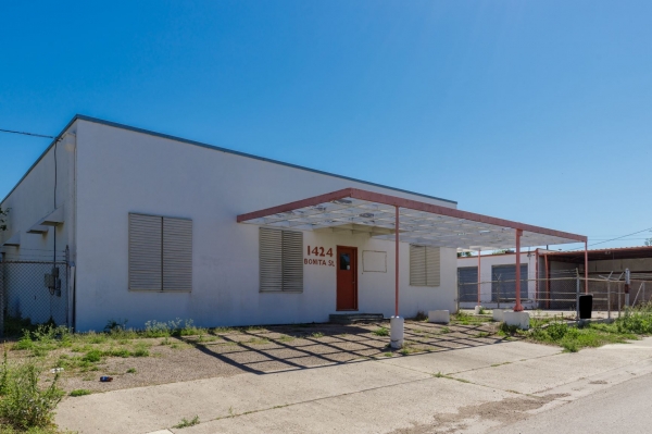 Listing Image #1 - Industrial for sale at 1424 Bonita Street, Corpus Christi, Corpus Christi TX 78404 Listing Image #1 - Industrial for sale at 1424 Bonita Street, Corpus Christi, Corpus Christi TX 78404