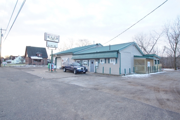 Listing Image #1 - Retail for sale at 2521 Waynesburg Dr. SE, Canton OH 44707
