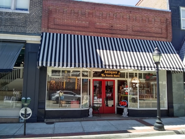 Listing Image #1 - Retail for sale at 231 N Main St, Farmville VA 23901