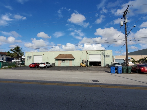 Listing Image #1 - Industrial for sale at 4431 NE 6th Ave, Oakland Park FL 33334