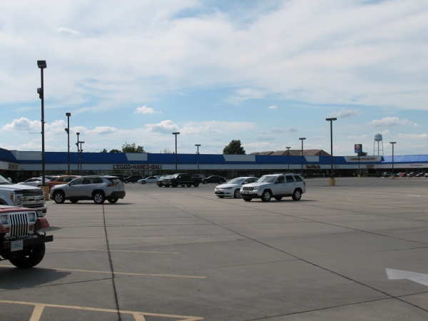 Listing Image #1 - Retail for sale at 100 Outlet Drive, Miner MO 63801