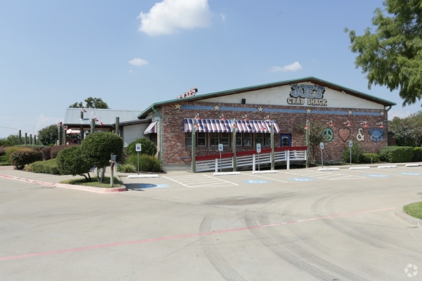 Listing Image #1 - Retail for sale at 2066 S. Stemmons Fwy, Lewisville TX 75067