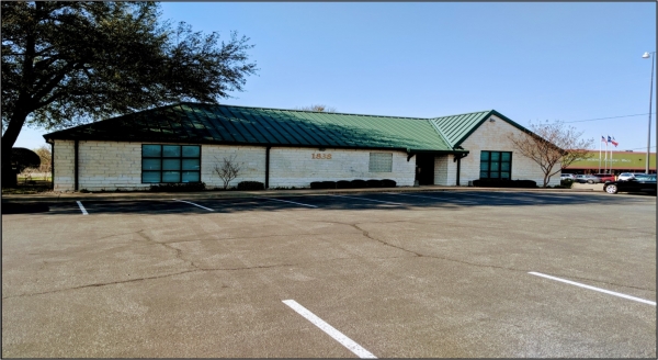 Listing Image #1 - Office for sale at 1838 N. Valley Mills Drive, Waco TX 76710