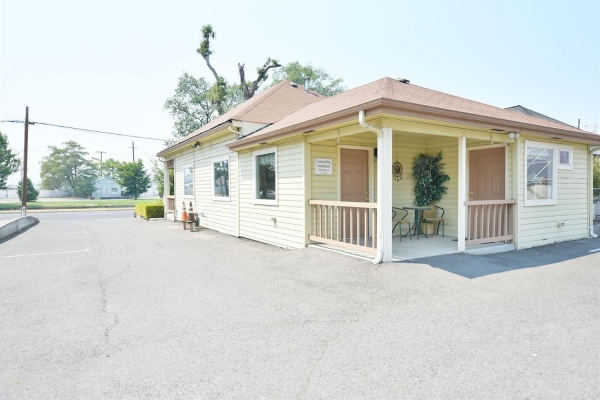 Listing Image #1 - Office for sale at 1016 Court Street, Medford OR 97501