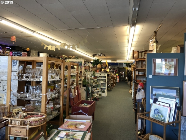 Listing Image #2 - Retail for sale at 470 Highway 101, Florence OR 97439