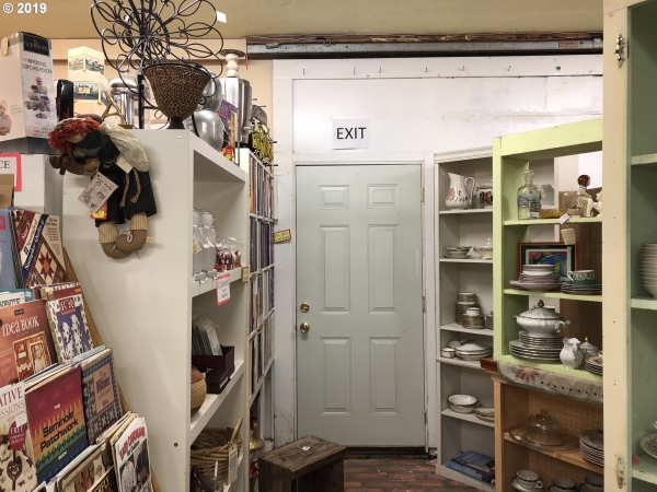 Listing Image #3 - Retail for sale at 470 Highway 101, Florence OR 97439 Listing Image #3 - Retail for sale at 470 Highway 101, Florence OR 97439