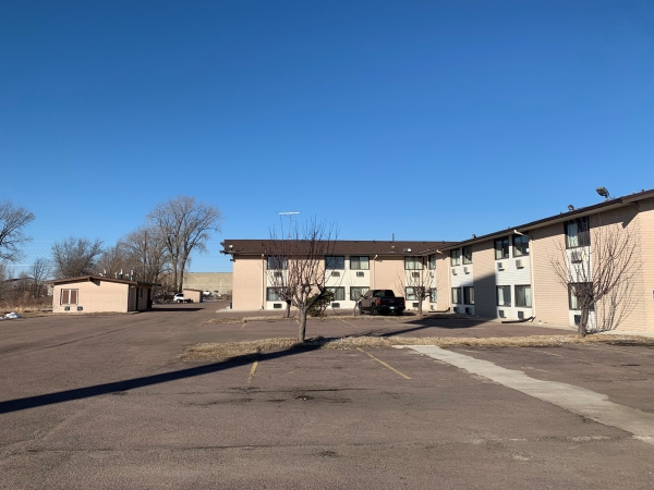 Listing Image #2 - Hotel for sale at 6166 Harbor Dr, Sioux City IA 51111