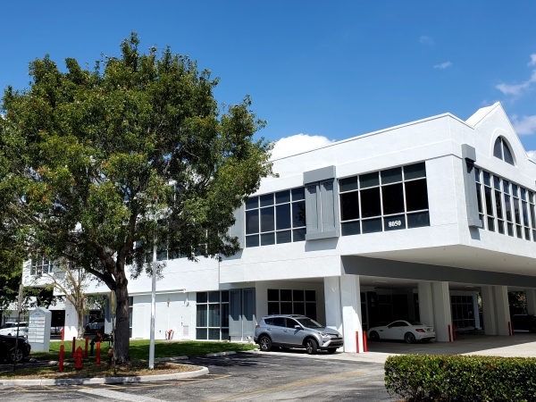 Listing Image #1 - Office for sale at 8050 N University Dr #209, Tamarac FL 33321