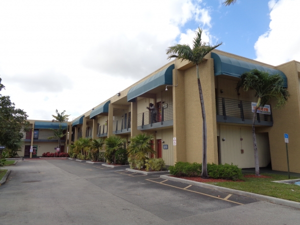 Listing Image #1 - Office for sale at 2331 N State Rd 7 #223, Lauderhill FL 33313
