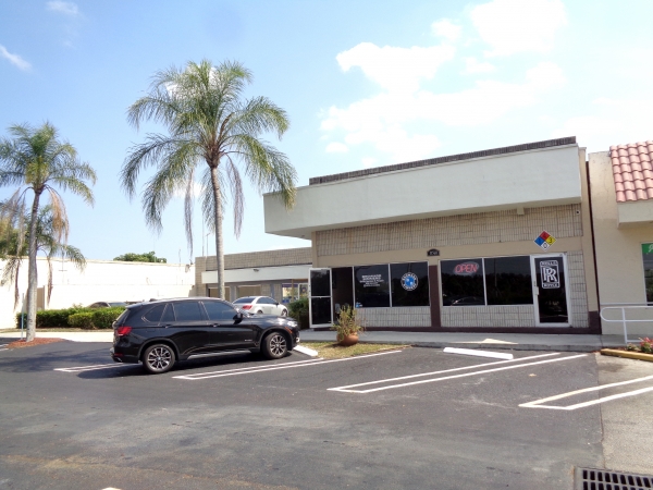 Listing Image #1 - Retail for sale at 11560 Wiles Rd, Coral Springs FL 33076