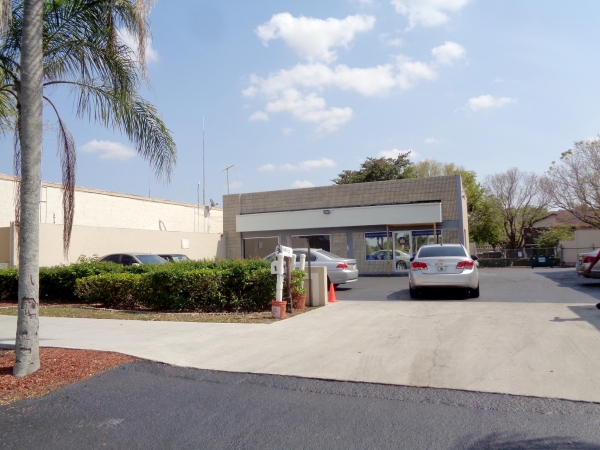 Listing Image #2 - Retail for sale at 11560 Wiles Rd, Coral Springs FL 33076