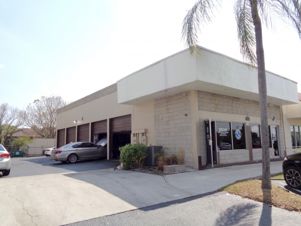 Listing Image #3 - Retail for sale at 11560 Wiles Rd, Coral Springs FL 33076 Listing Image #3 - Retail for sale at 11560 Wiles Rd, Coral Springs FL 33076