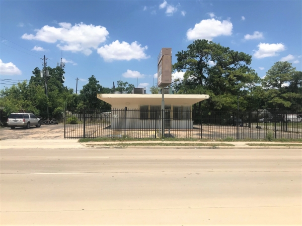 Listing Image #2 - Retail for sale at 7202 Martin Luther King Jr. Boulevard, Houston TX 77033